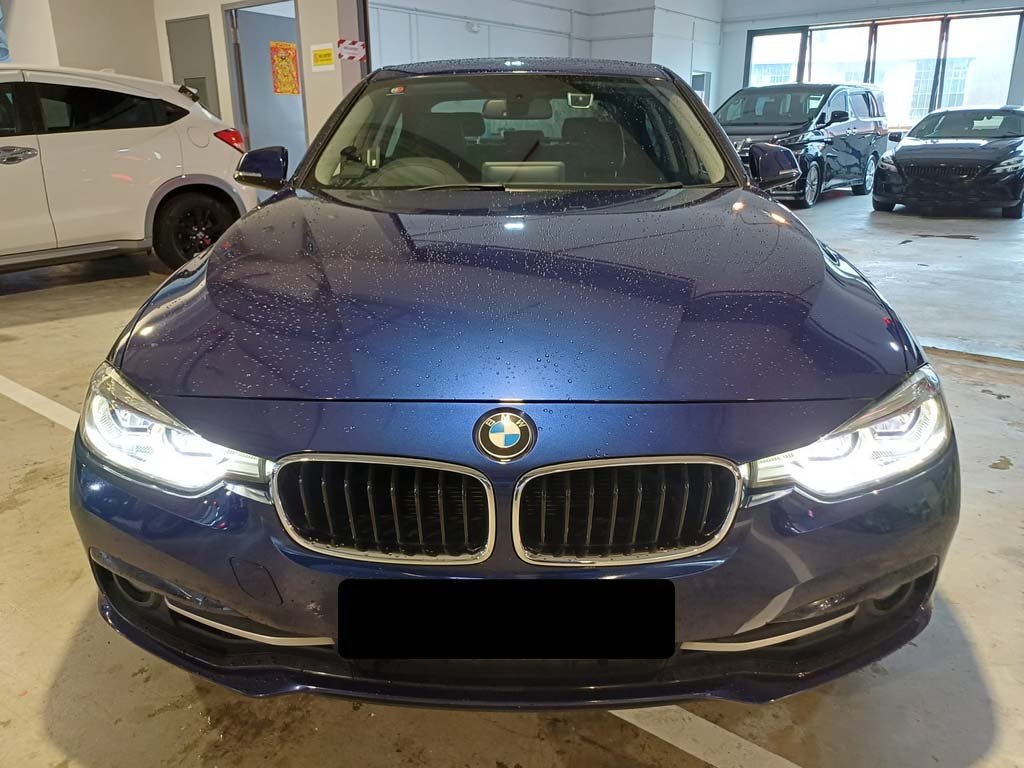 BMW 318i Sedan Led Nav