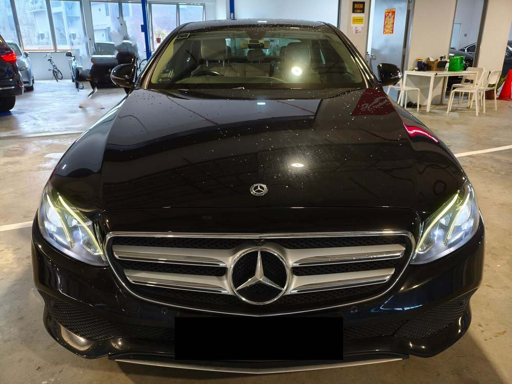 Mercedes Benz E200 AVG (R18 Led)