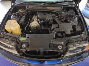 BMW 318ia/4dr (COE Till 04/2029)