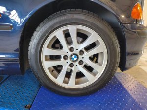 BMW 318ia/4dr (COE Till 04/2029)