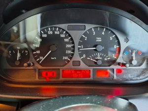 BMW 318ia/4dr (COE Till 04/2029)