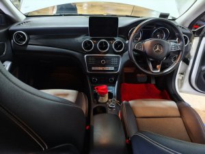 Mercedes Benz Cla180 Amg Line Auto