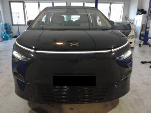 Xpeng X9 Fwd (std Range) (Electric Vehicle)