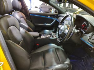 Kia Stinger 2.0a 2wd Sunroof