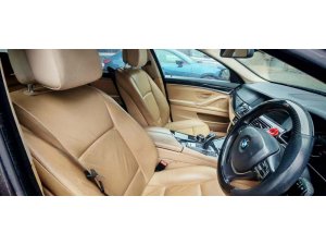 BMW 520I 2.0L AT D/Ab 2wd 4dr Gas/D Nav (COE Till 01/2031)