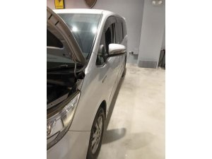 Toyota Noah Hybrid 1.8X Cvt (Hybrid)