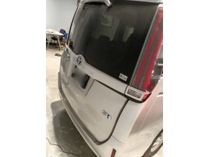 Toyota Noah Hybrid 1.8X Cvt (Hybrid)
