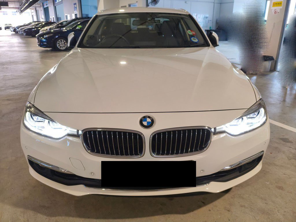 BMW 318i Led Nav