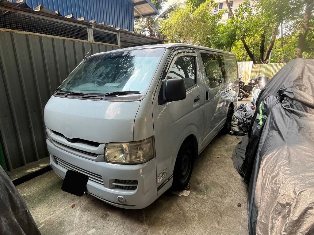 Toyota Hiace Manual (COE Till 03/2029)