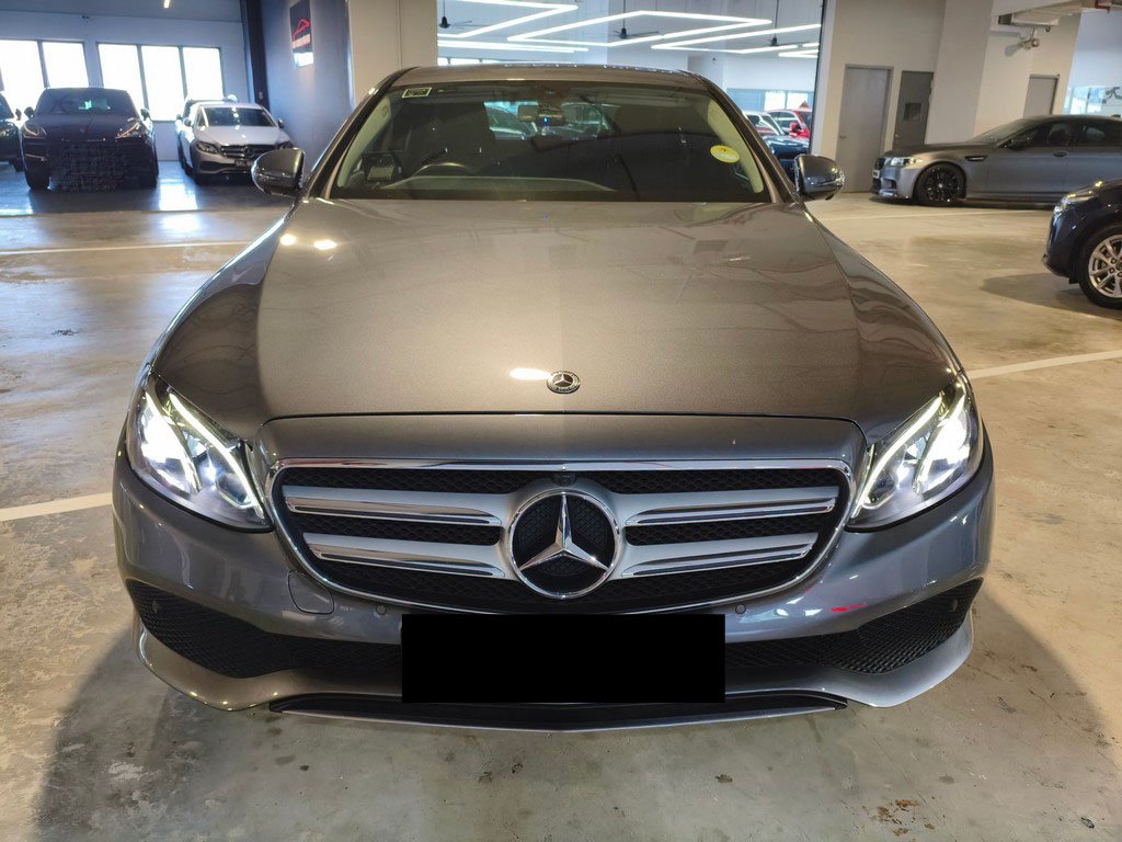 Mercedes Benz E200 Sedan Avg (r18 Led)