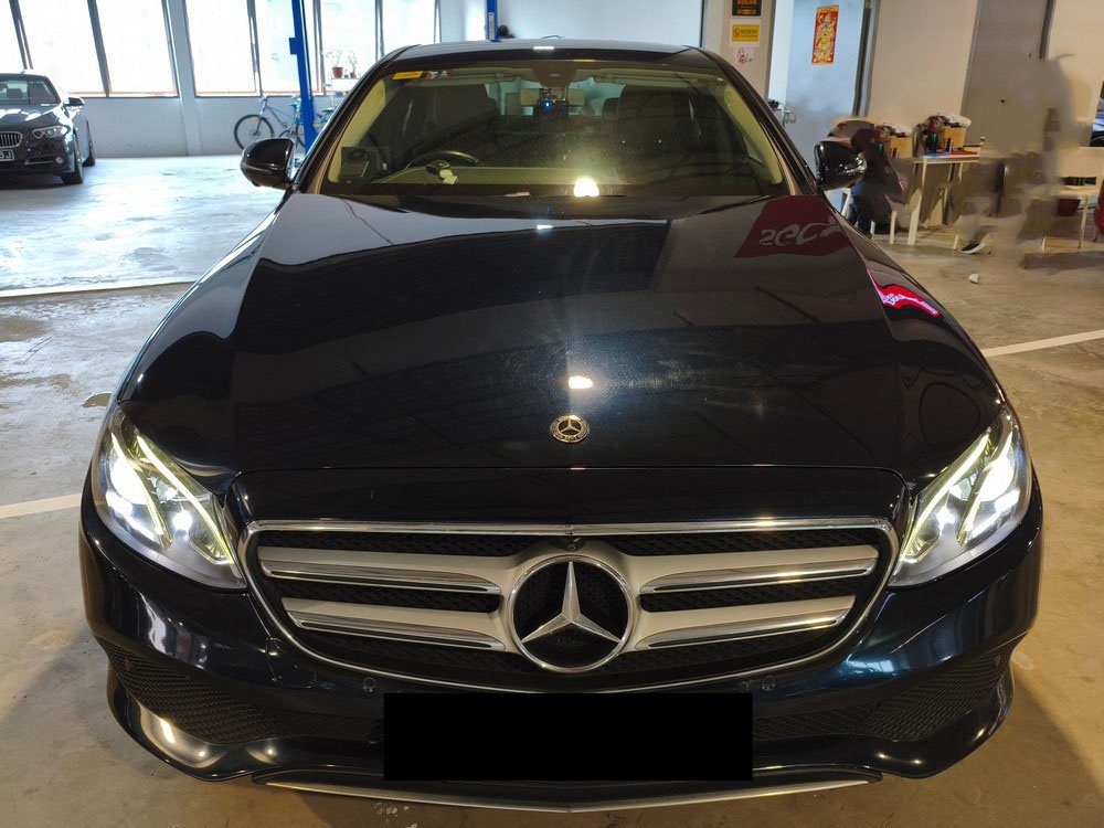 Mercedes Benz E200 AVG (R18 Led)