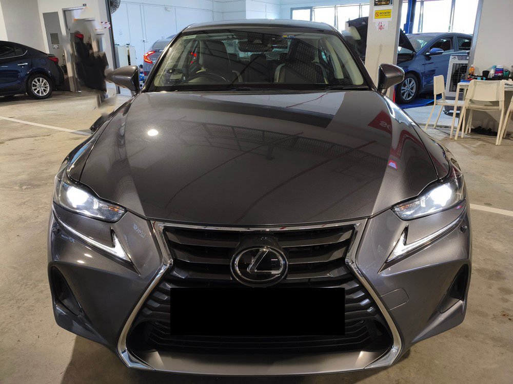 Lexus IS300 4DR Sedan (AT) (2WD) Exe