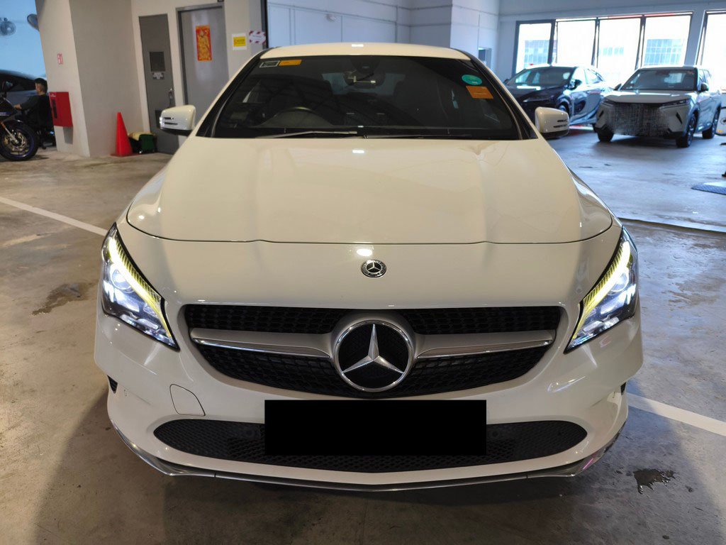 Mercedes Benz Cla180 Coupe Urban (r18 Led)