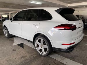 Porsche Cayenne Platinum Edition (e2 Ii) E5