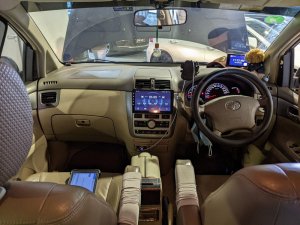 Toyota Picnic Auto W/o Roof Rack (COE Till 03/2029)