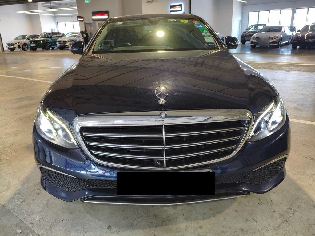Mercedes Benz E200 Exclusive (r18 Led)