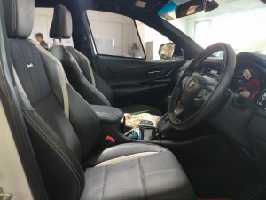 Toyota Harrier Elegance G's 2.0 Cvt