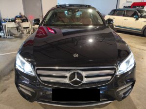 Mercedes Benz E300E Sedan (R19 Led SR)