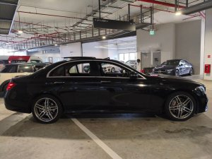 Mercedes Benz E300E Sedan (R19 Led SR)