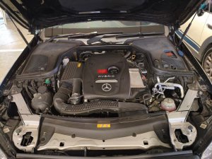 Mercedes Benz E300E Sedan (R19 Led SR)