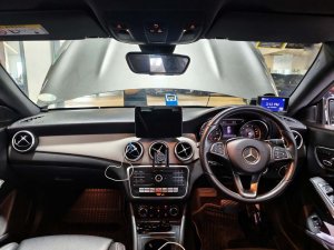 Mercedes Benz Cla180 Coupe Urban (r18 Led)