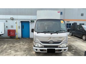 Toyota Dyna 150 5mt