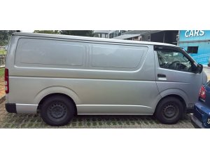 Toyota Hiace 3.0dx M (COE Till 06/2030)