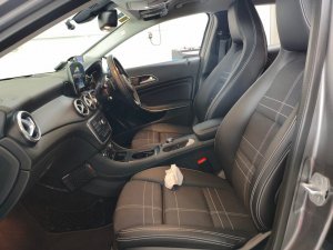 Mercedes Benz Gla180 (r18 Bi)