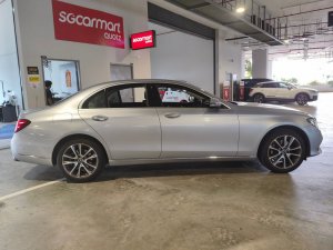 Mercedes Benz E250 Exclusive (r18 Led)