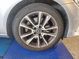 Mercedes Benz E250 Exclusive (r18 Led)