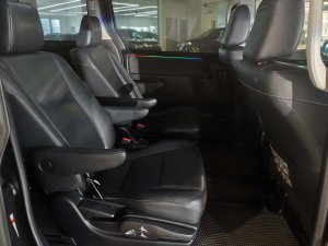 Toyota Esquire Hybrid 7 Seater 1.8gi Cvt (Hybrid)