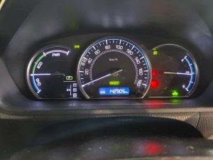 Toyota Esquire Hybrid 7 Seater 1.8gi Cvt (Hybrid)