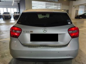 Mercedes Benz A180 (R17) (COE Till 05/2035)