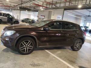 Mercedes Benz Gla180 (r18 Bi)
