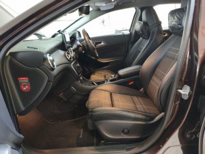 Mercedes Benz Gla180 (r18 Bi)